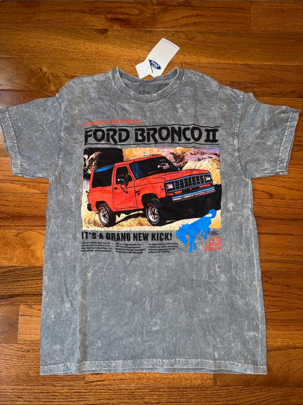 Ford Bronco graphic tee, size M never worn